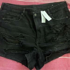 NWT American Eagle Outfitters Distressed Mom Short